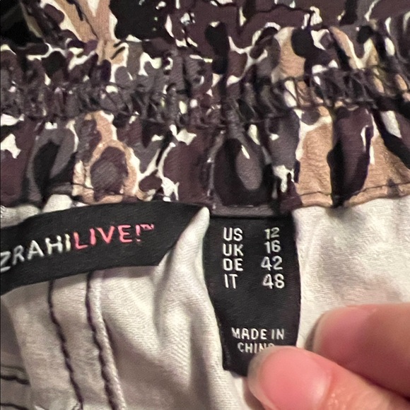 Patterned Pants - Picture 5 of 6